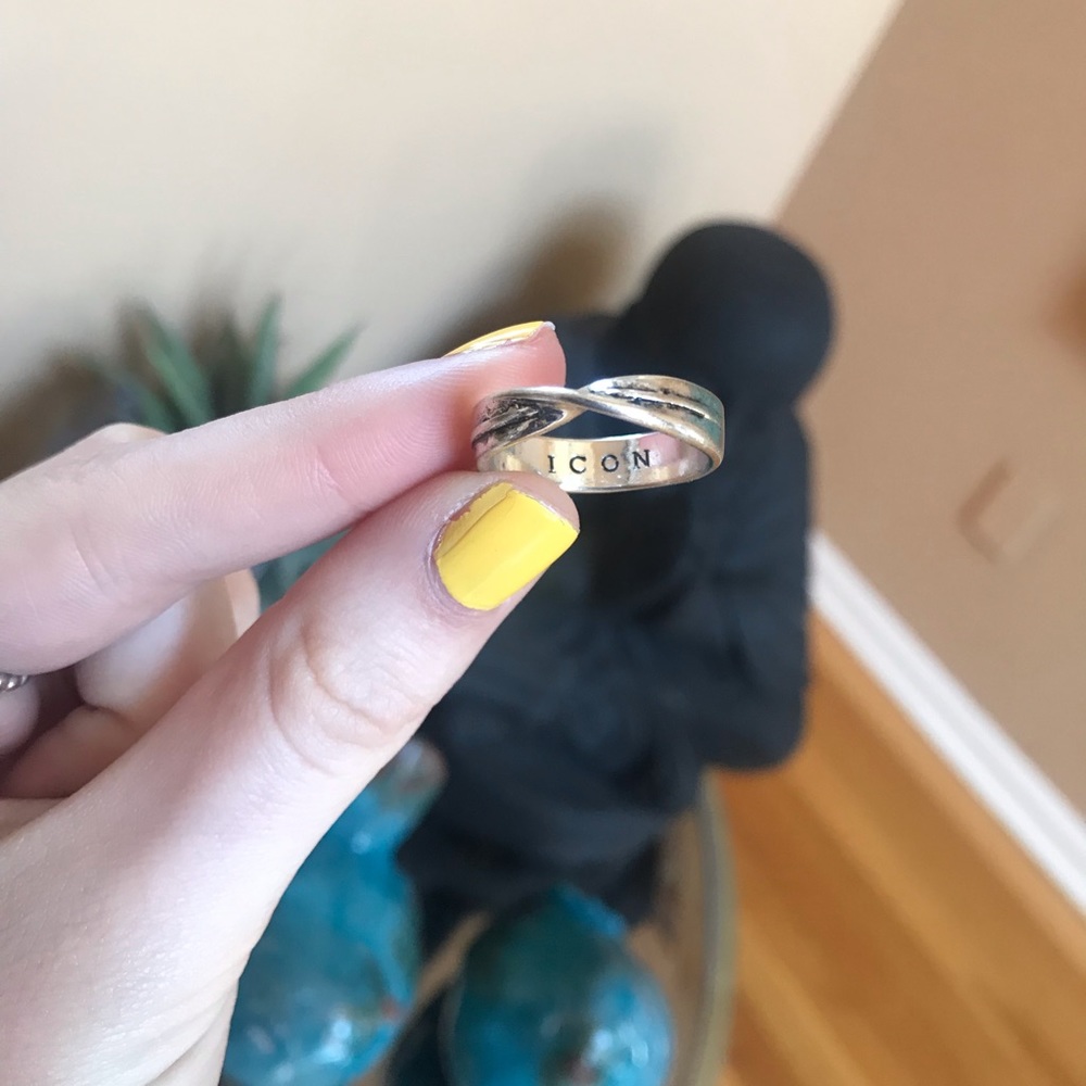 ICON twisted silver ring